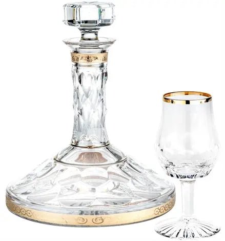 CASE WITH SHIP´S DECANTER AND 2 CORDIALS - S. CARLOS Vista Alegre