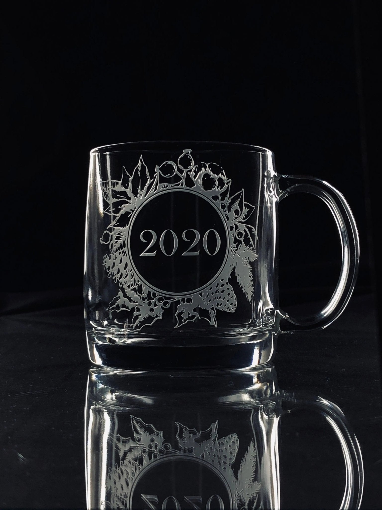 Christmas Wreath on Warm Beverage Mug Crystal House - Crystal House