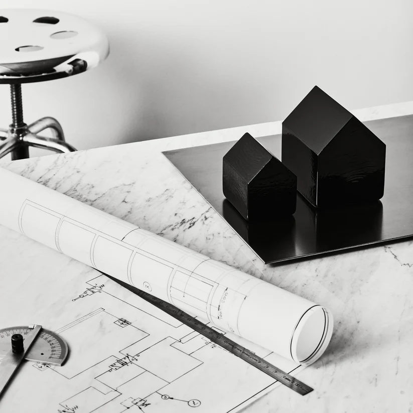 Kosta House Black Small
