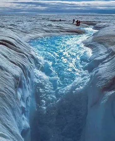 Arctic Whirlpool Tear drop - 1813 Monarch Custom Glass