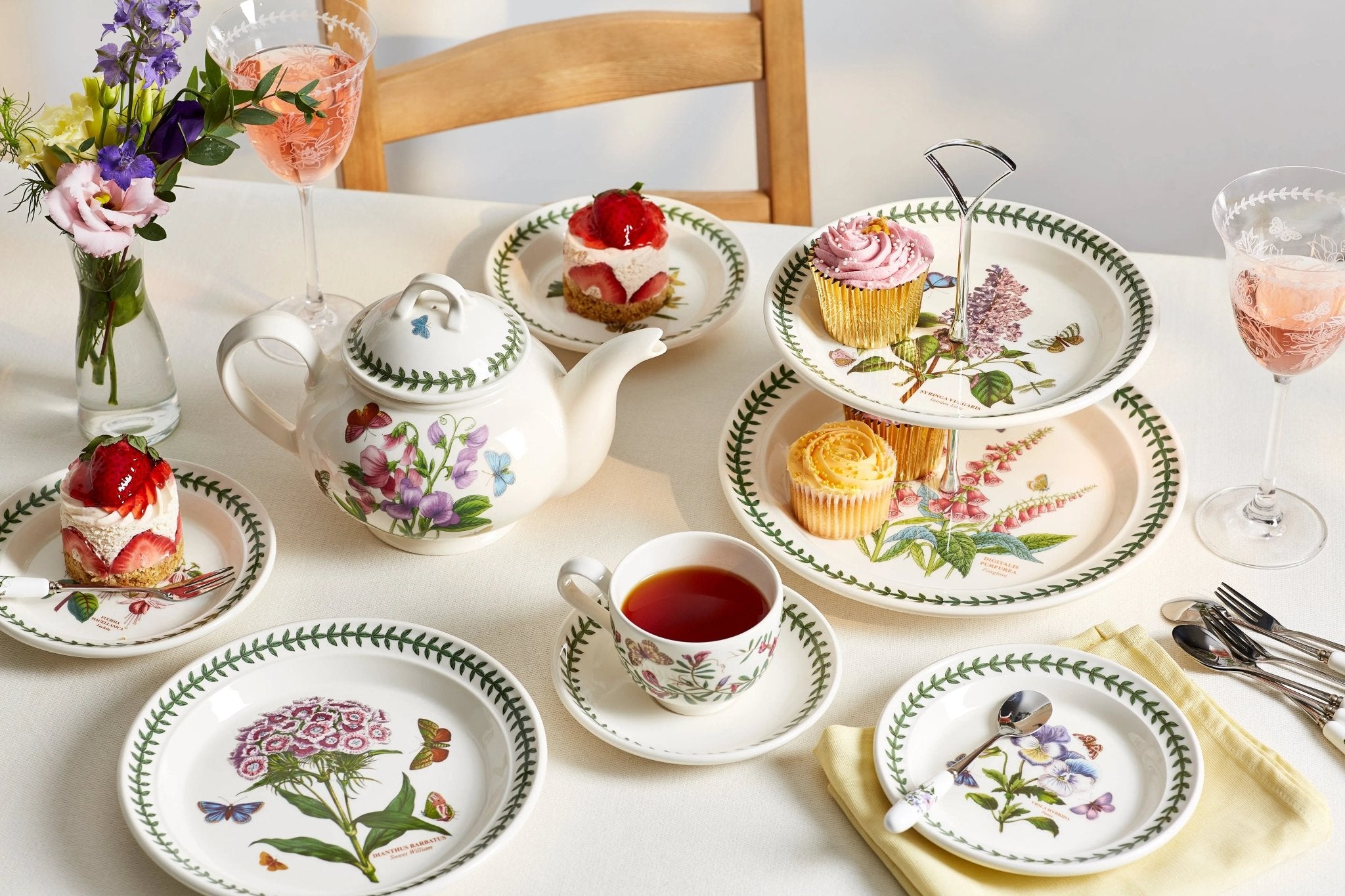 Botanic Garden - Classic Dinnerware Teacup & Saucer (T) Portmeirion