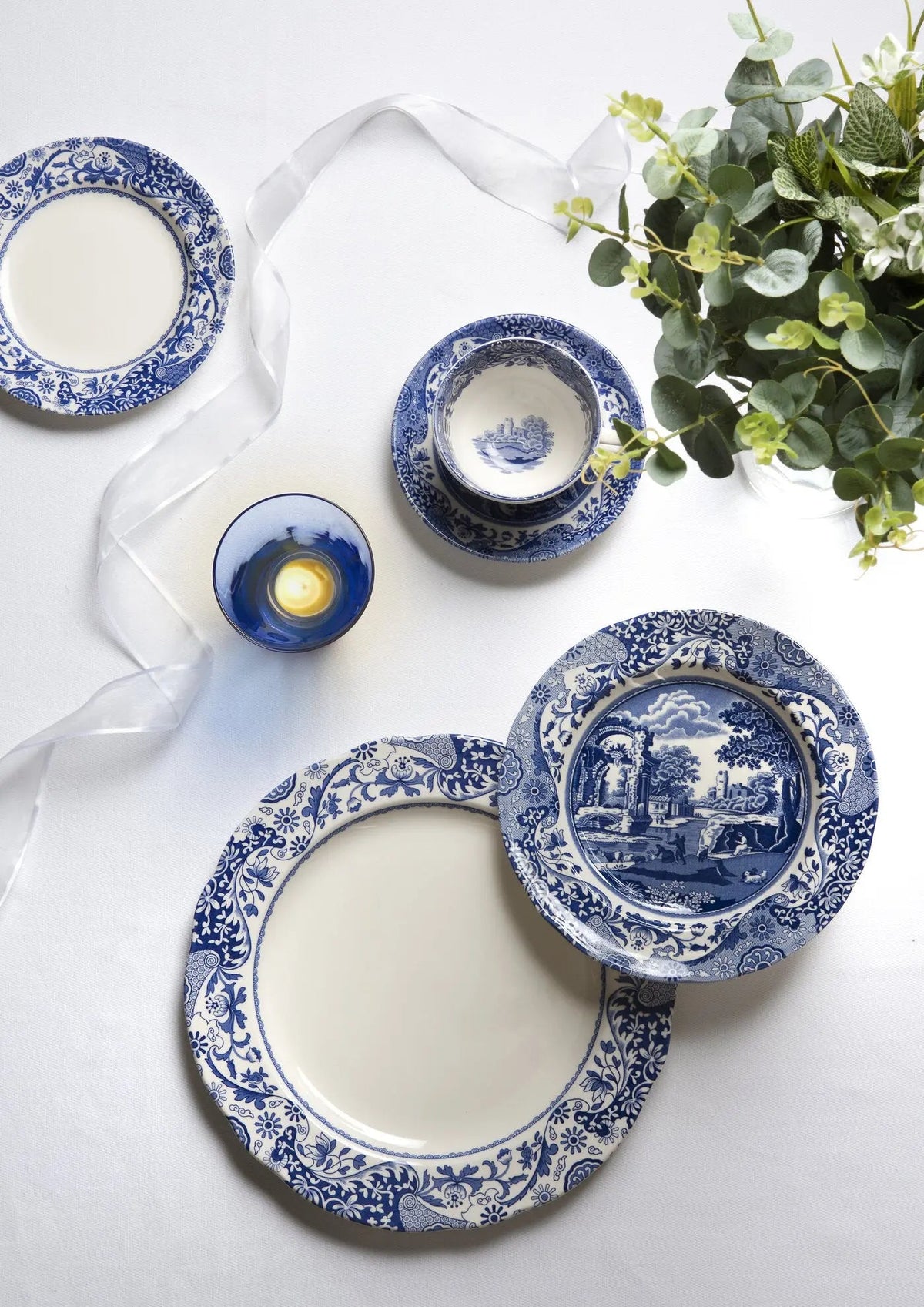 Brocato Dinnerware 12 pc Set Spode