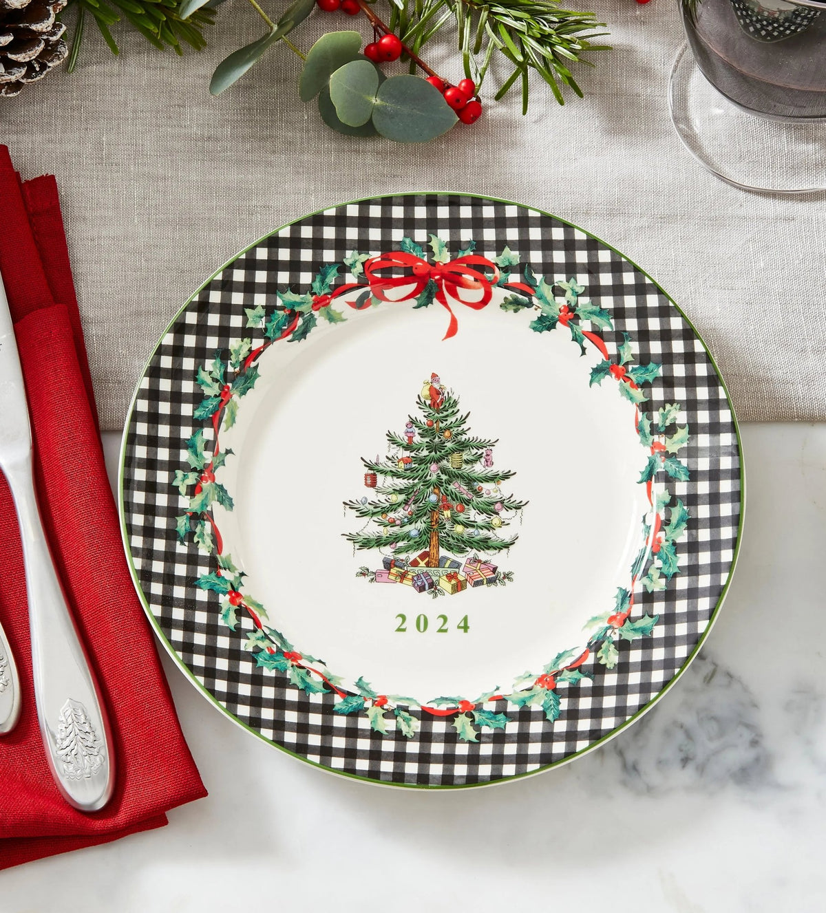 Christmas Tree - Annual Collector Plt 8'' 2024 Spode