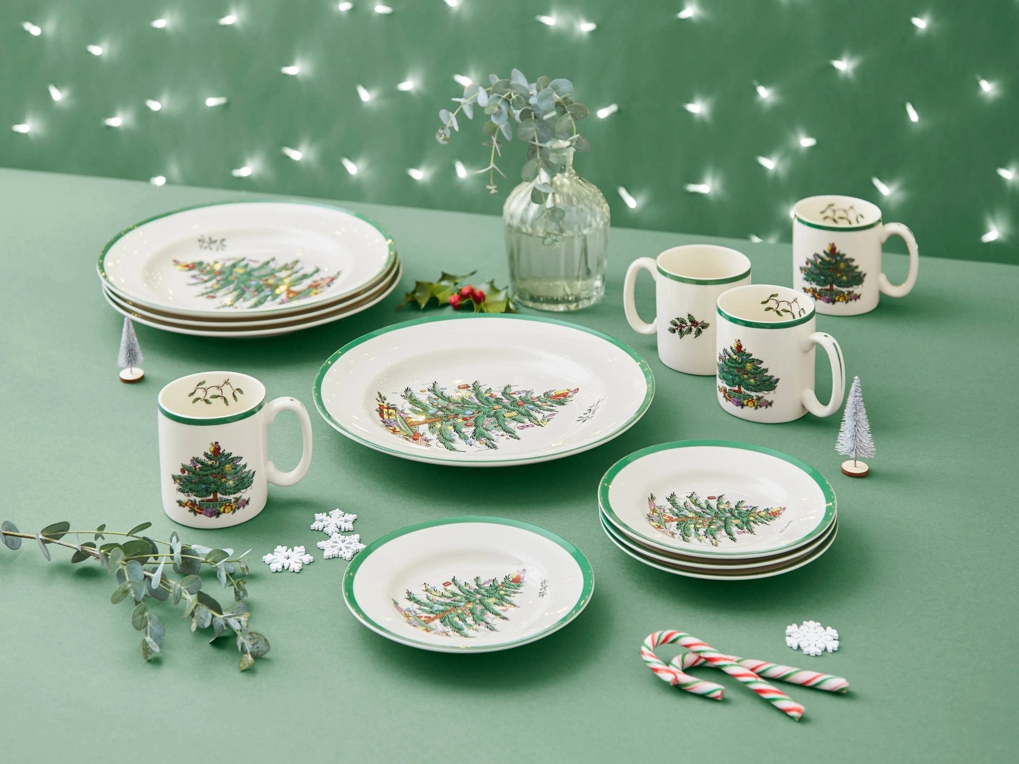 Christmas Tree - Dinnerware / Entertaining 12-Pc Set Spode