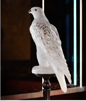 Gyrfalcon by Madeleine van der Knoop 50 ex Daum - Crystal House