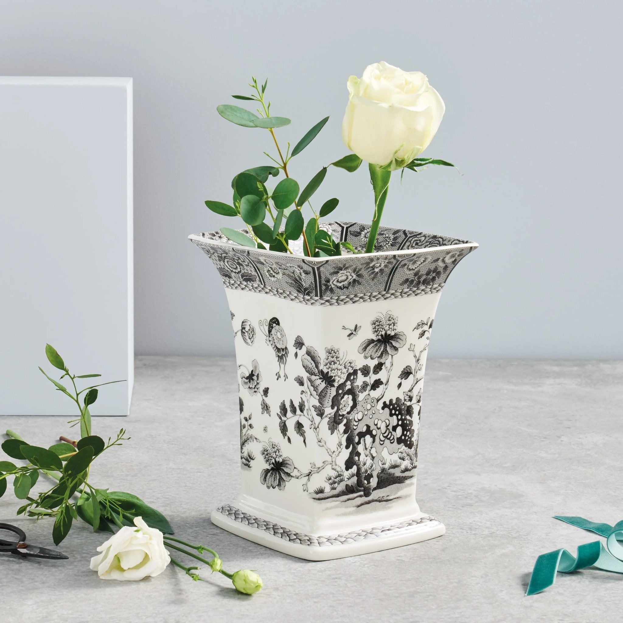 Heritage Dinnerware / Serveware / Giftware Square Vase (India) Spode