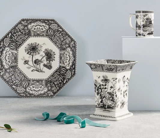 Heritage Dinnerware / Serveware / Giftware Square Vase (India) Spode