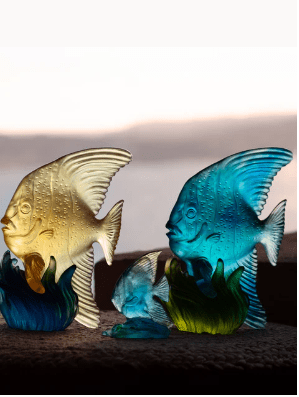 Maya Medium Blue & Green Platax Fish Daum - Crystal House