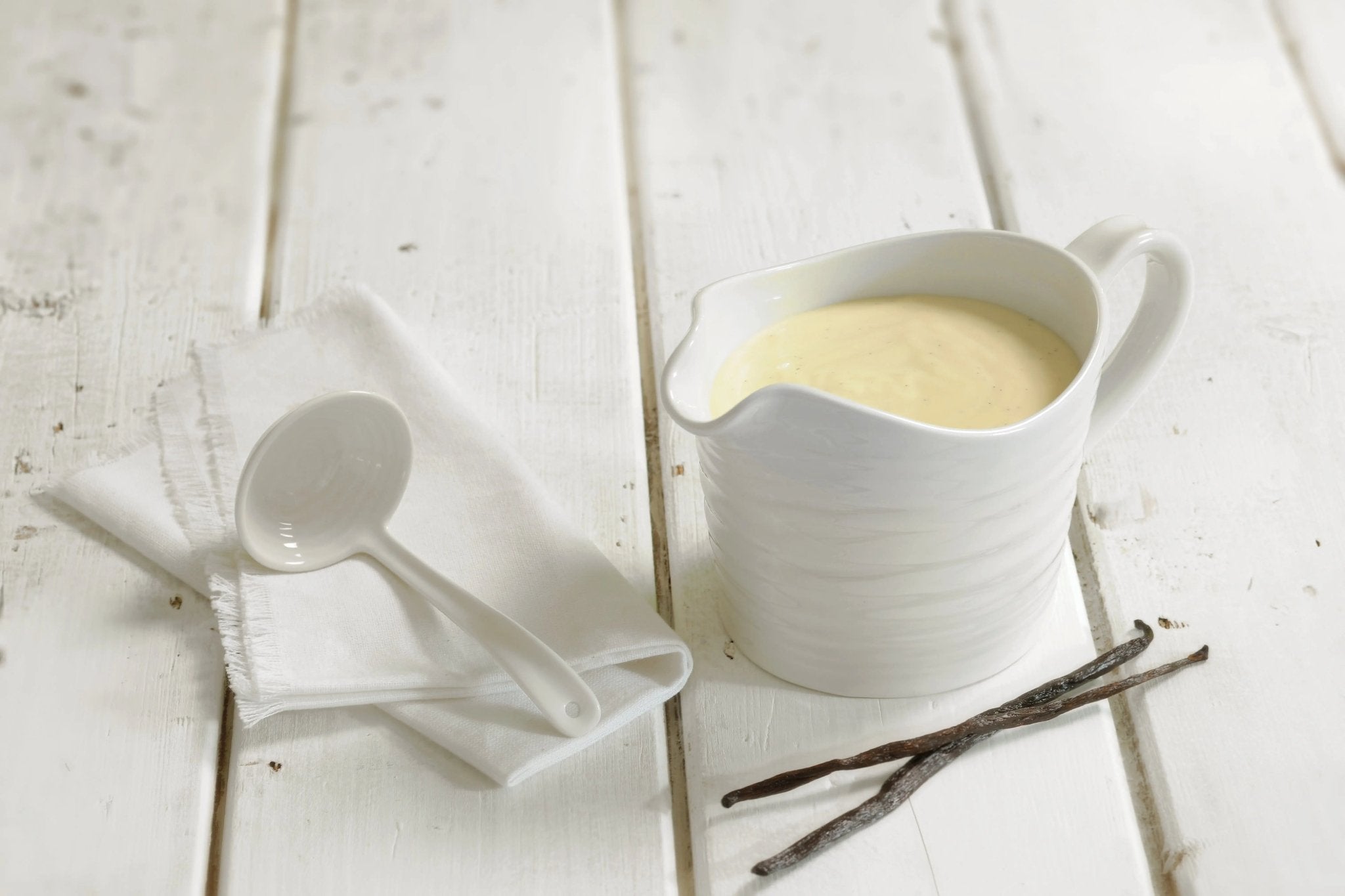 Sophie Conran White - Serveware Sauce Jug and Mini Ladle Set Portmeirion