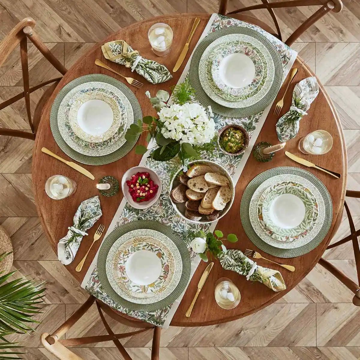 Spode Morris & Co. 12 piece set Spode - Crystal House