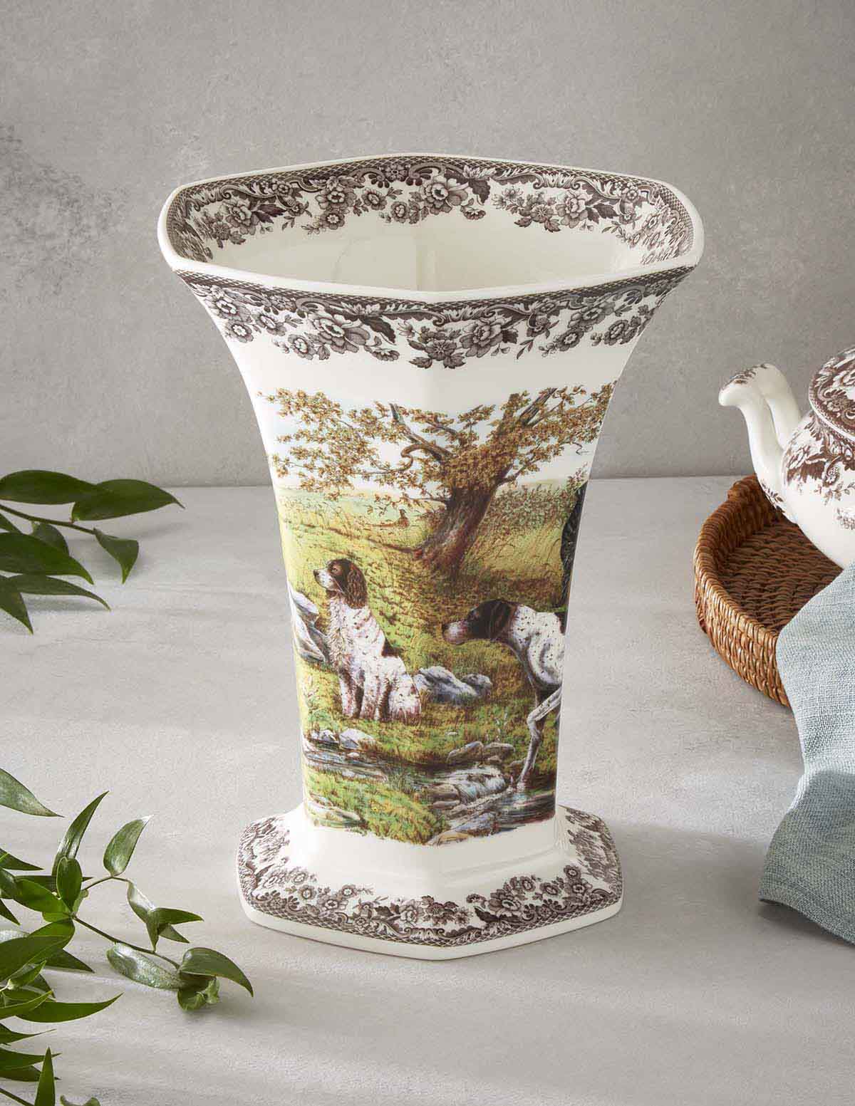 Spode Woodland Hexagonal Vase, Hunting Dogs Spode - Crystal House