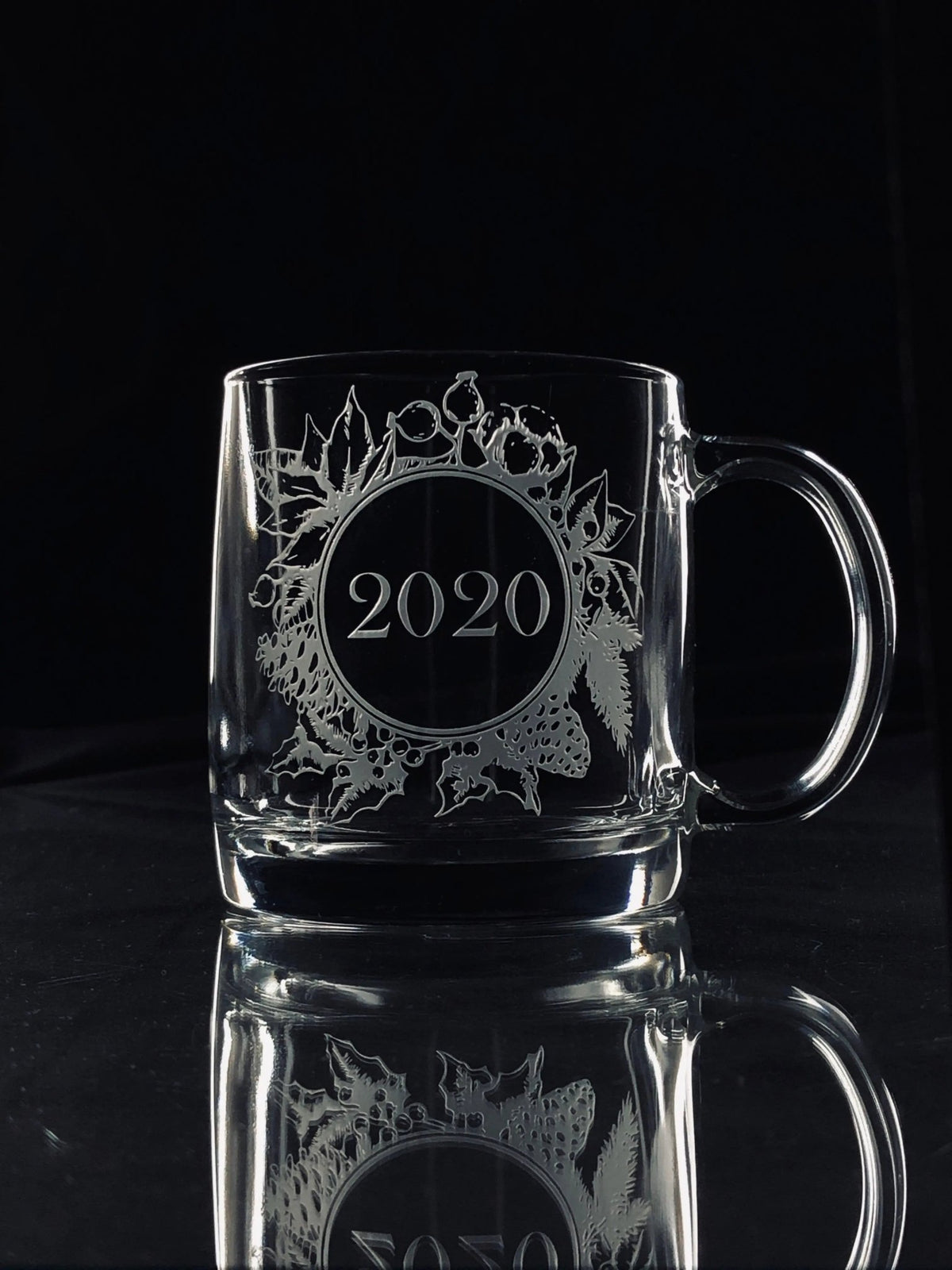 Christmas Wreath on Warm Beverage Mug Crystal House - Crystal House