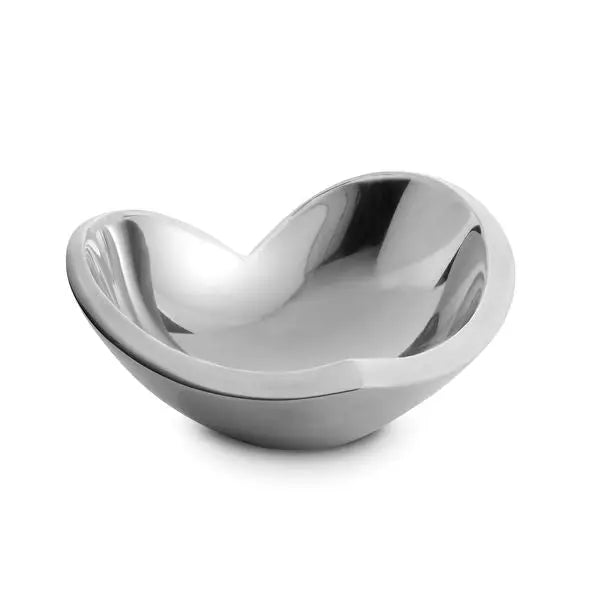 Love Bowl 8.5'' Nambé heart-shaped elegant design