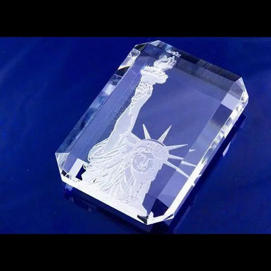 Statue of Liberty engraved on Paperweight Crystal House